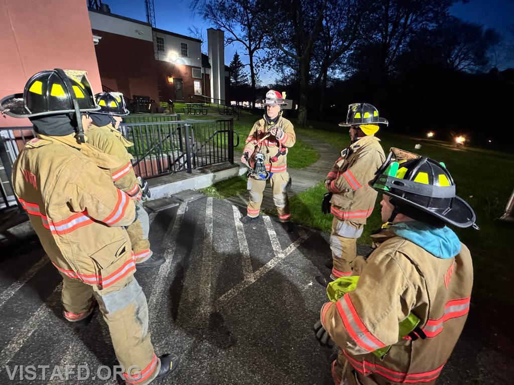 Captain Marc Baiocco reviews V.E.I.S. operations with Vista firefighters - 04/28/25