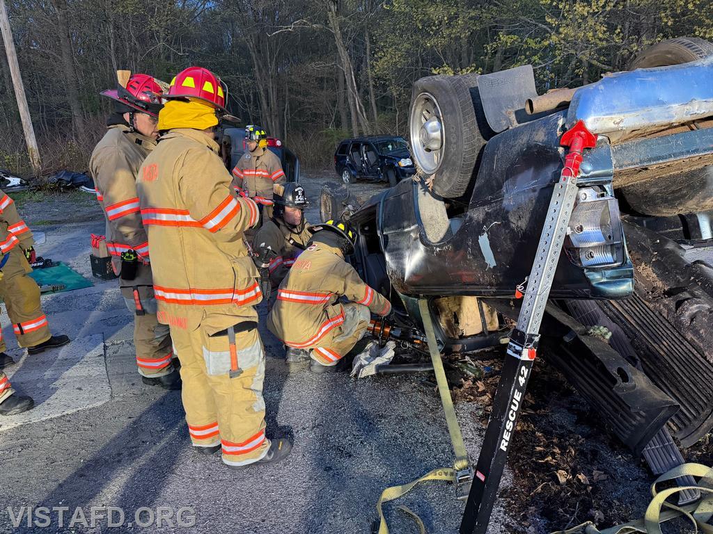 Vista Firefighters performing vehicle stabilization operations - 04/27/26